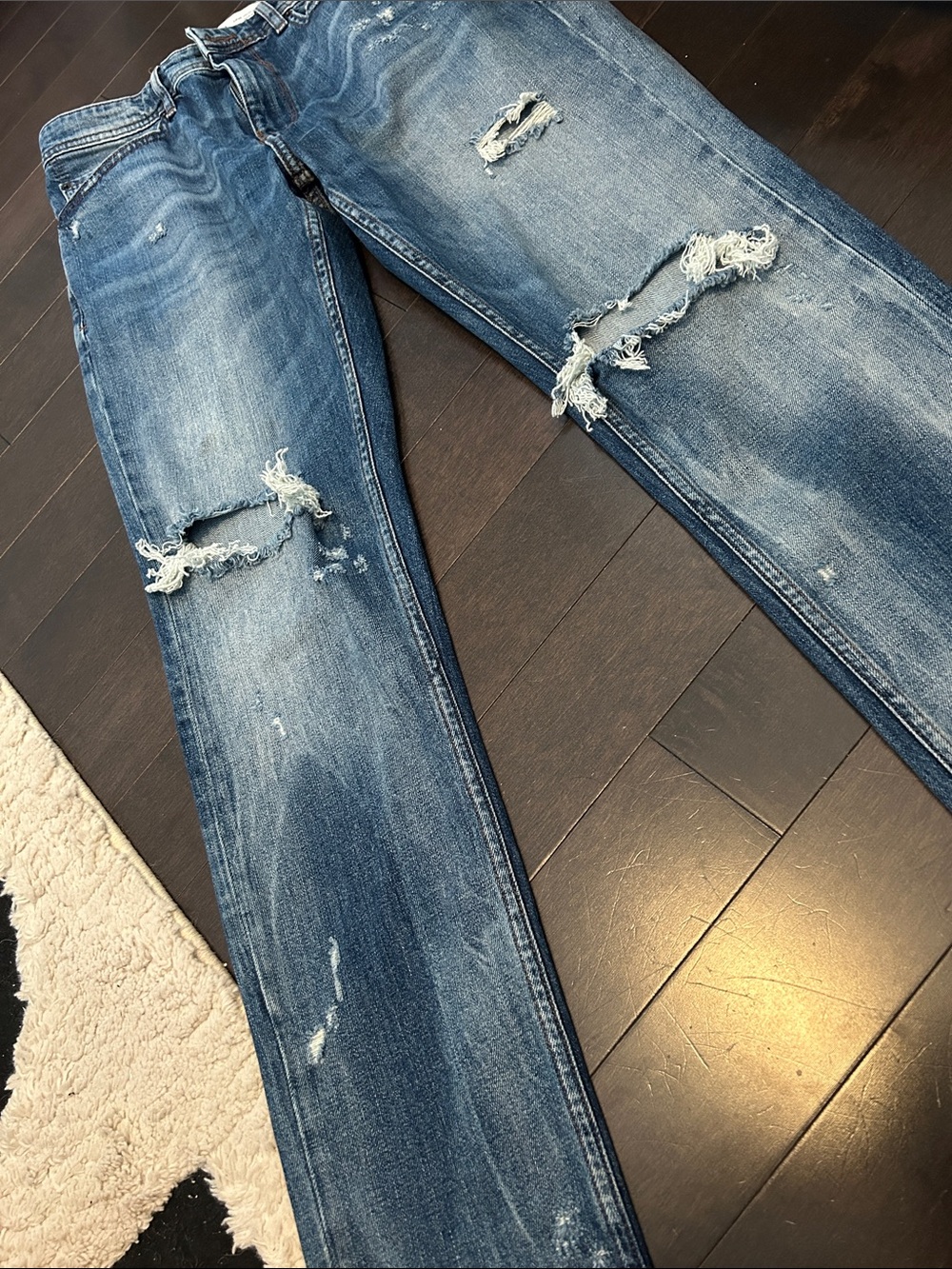 Zara Men’s Skinny Distressed Y2K Jeans